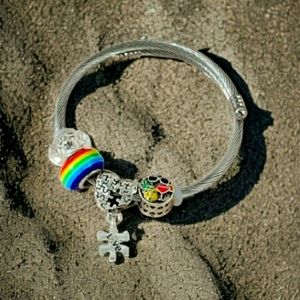 Unisex Summer 2023 LGBTQIA2S+ Pride Flex Bangle Bracelet